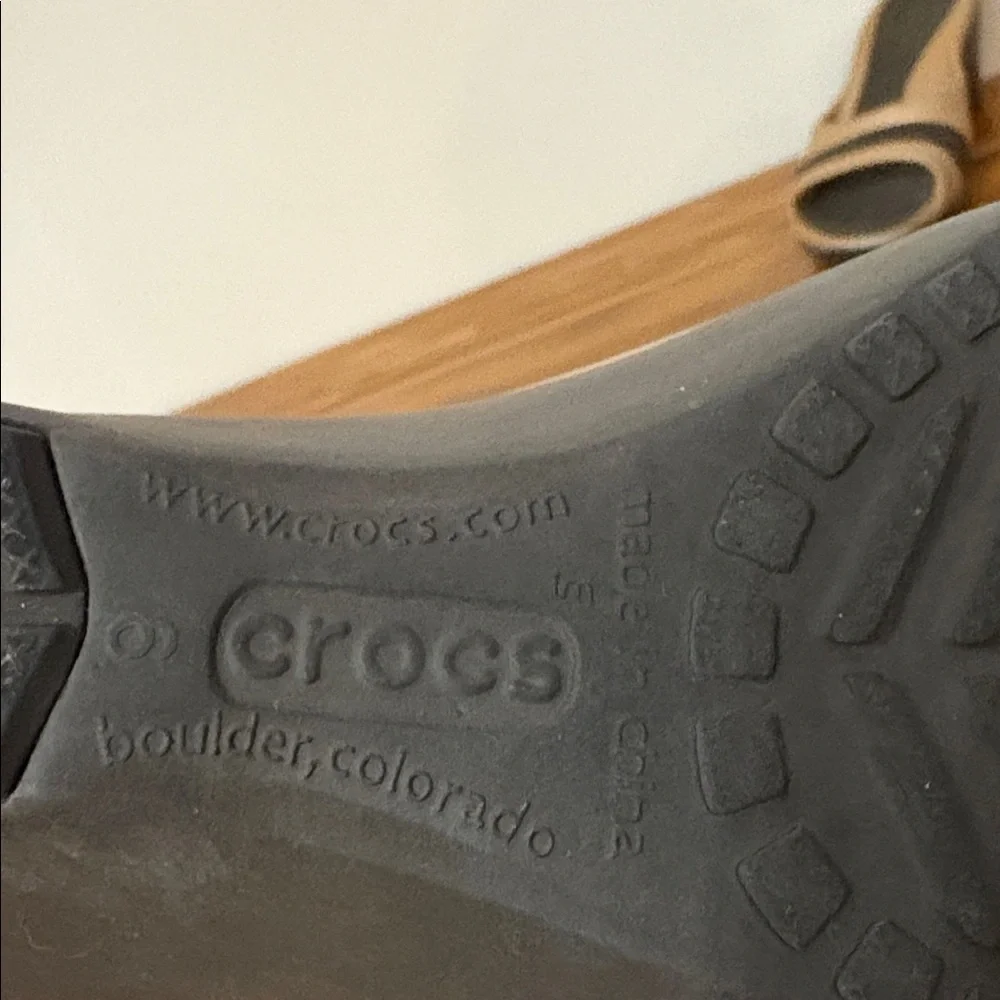 CROCS comfortable stylish